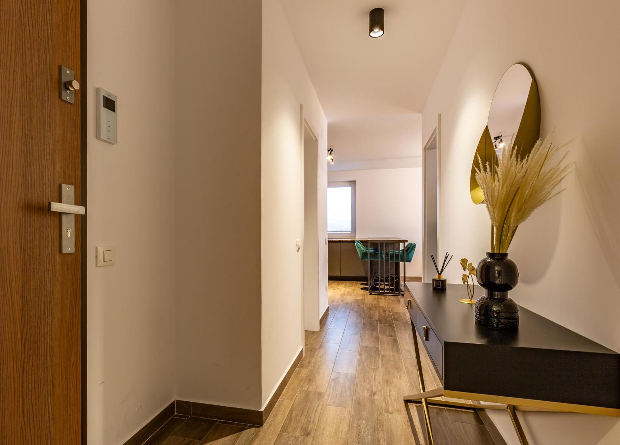 Carpatilor Apart Hotel Μπρασόβ Εξωτερικό φωτογραφία